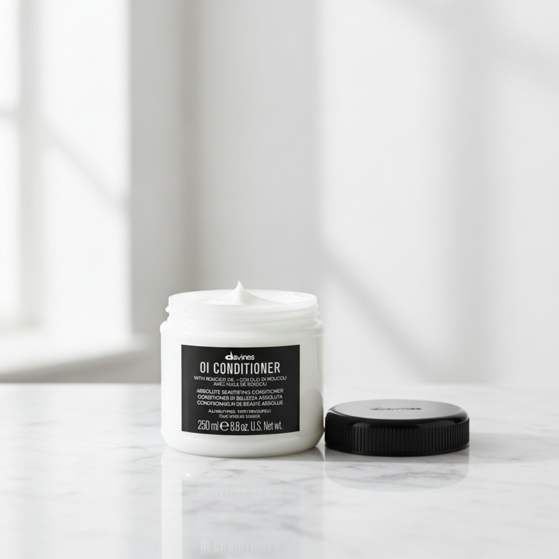 Davines OI Conditioner with antioxidant protection against UV damage