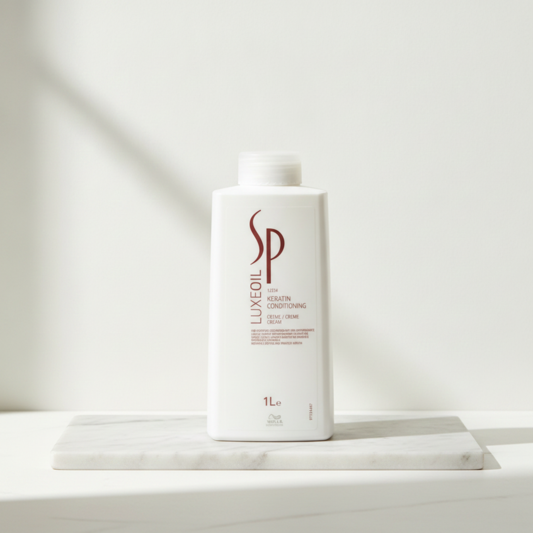 Wella SP LuxeOil Keratin Protect Conditioner to soften and protect hair