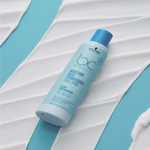 Schwarzkopf Professional BC Bonacure Moisture Kick Conditioner for hair that is full of shine and bounce